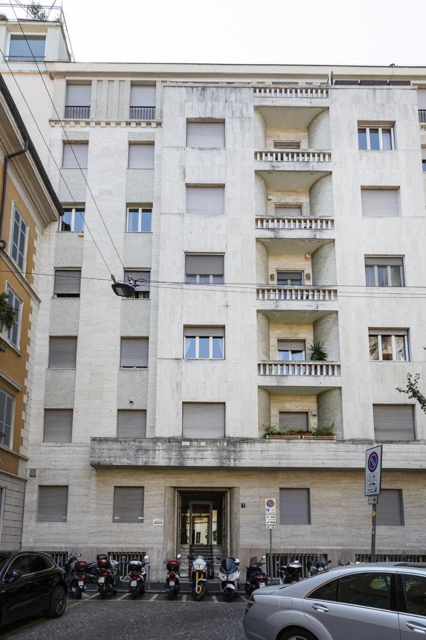 S. Maria Valle Central Roomy Flat Milano Eksteriør billede