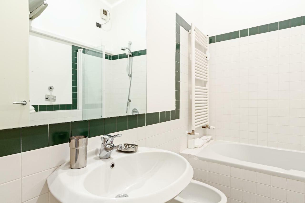 S. Maria Valle Central Roomy Flat Milano Eksteriør billede