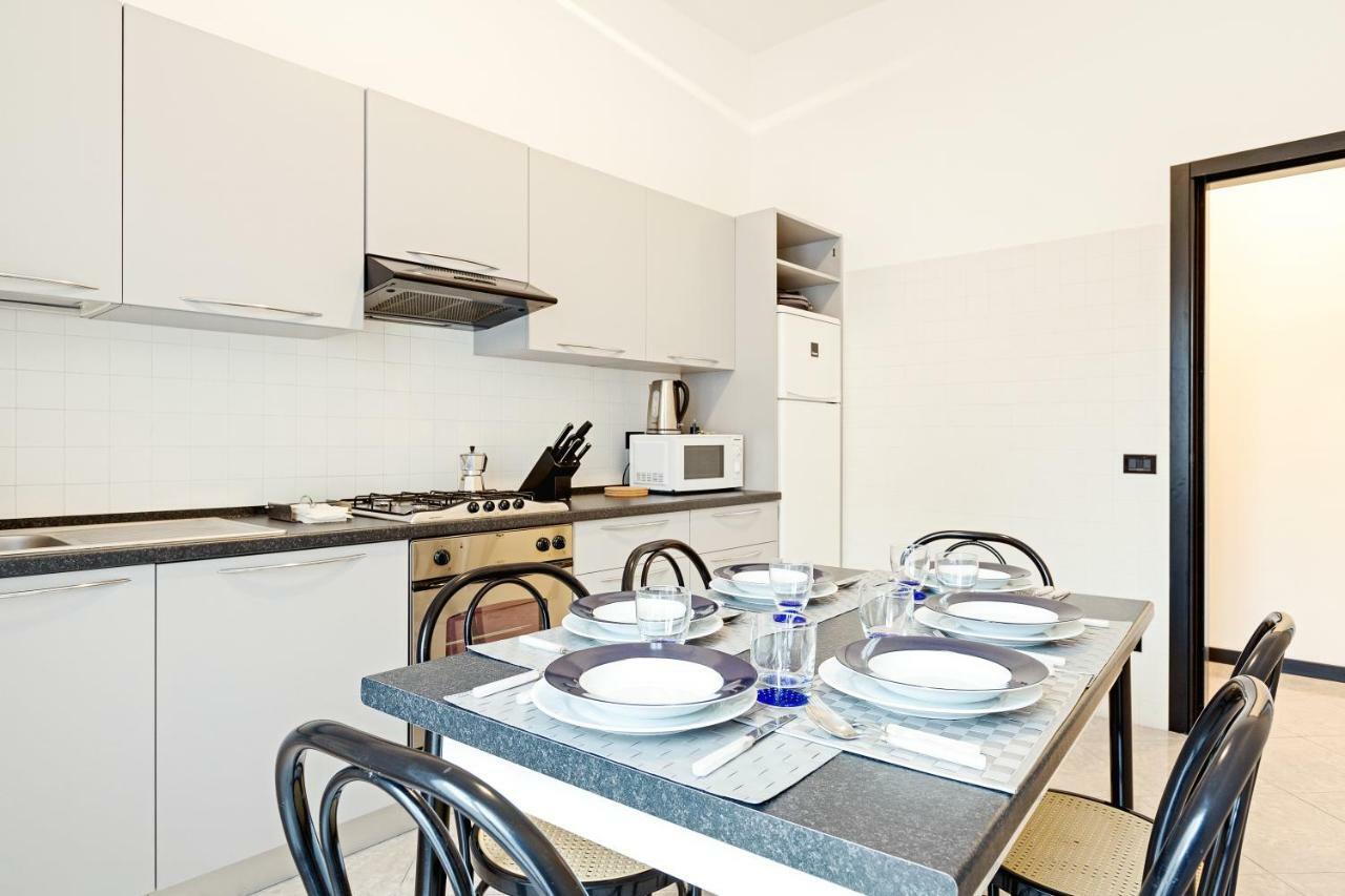 S. Maria Valle Central Roomy Flat Milano Eksteriør billede