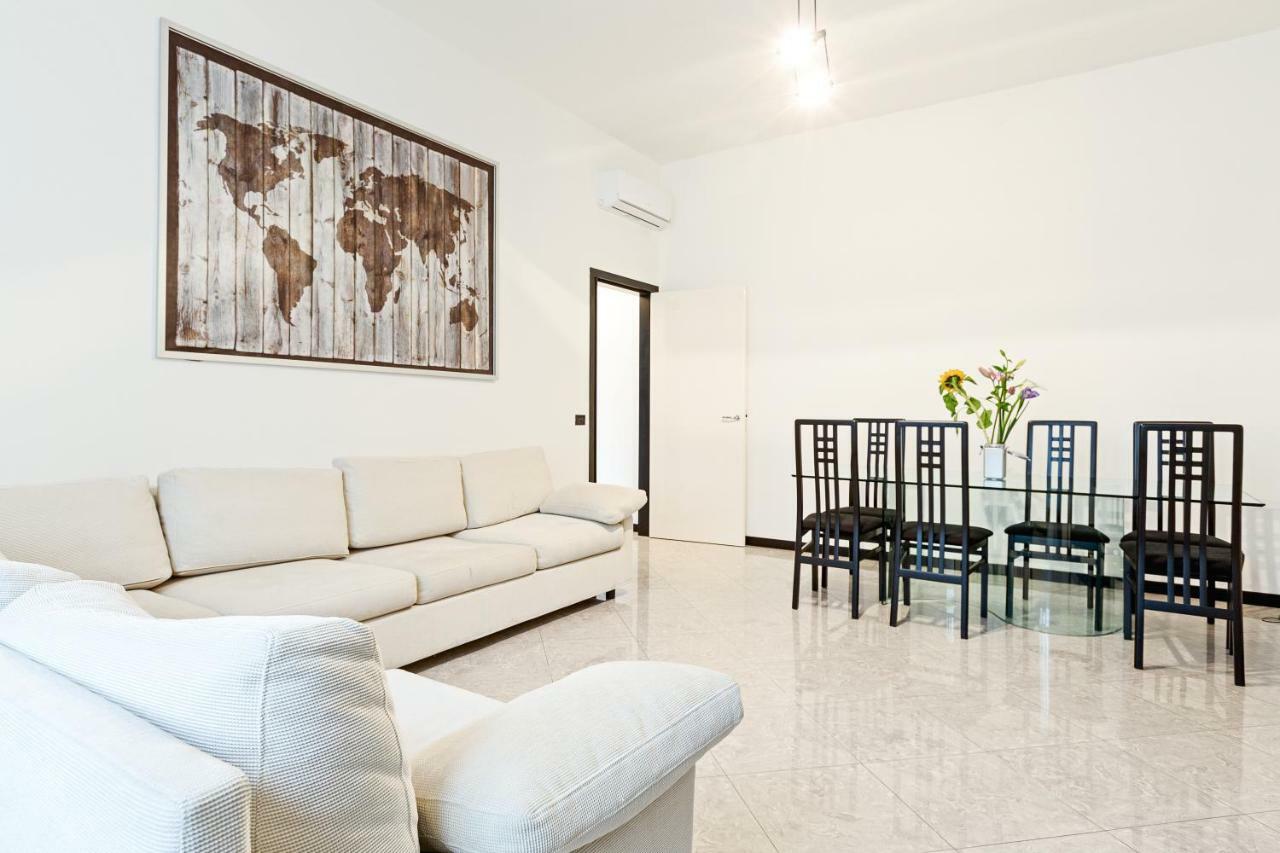 S. Maria Valle Central Roomy Flat Milano Eksteriør billede